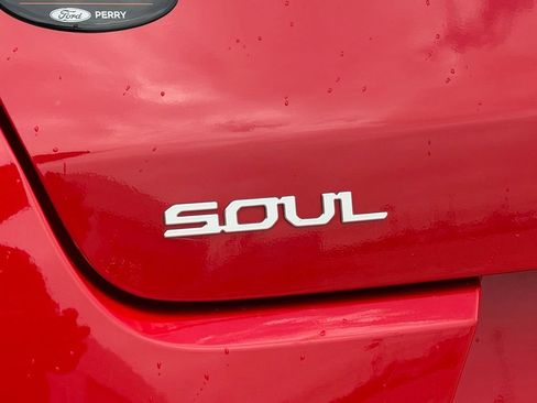 Used 2023 Kia Soul LX w/ LX Technology Package FWD image 7