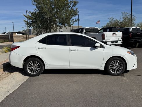 Used 2014 Toyota Corolla LE image 2
