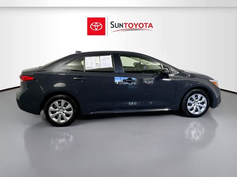 Used 2025 Toyota Corolla LE image 2