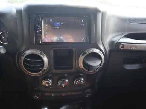Used 2014 Jeep Wrangler Sport w/ Quick Order Package 23S AWD/4WD image 10