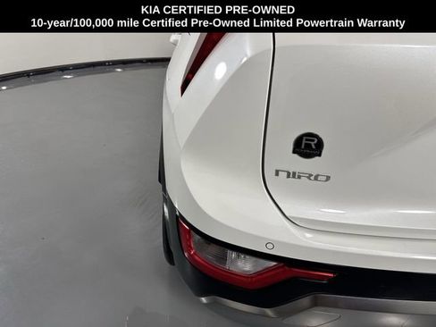 Certified 2025 Kia Niro EX Touring image 29
