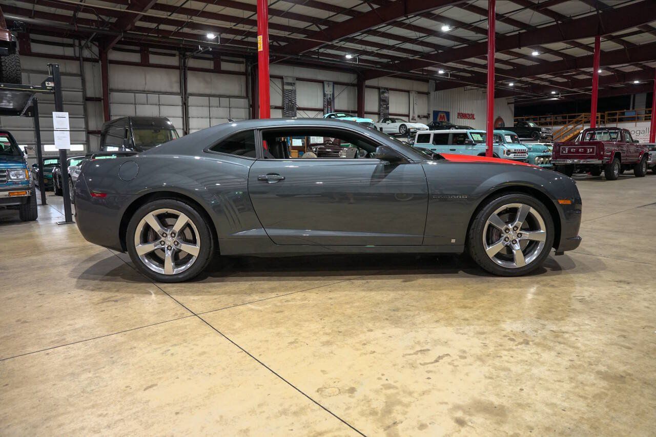 Used 2010 Chevrolet Camaro SS RWD image 10