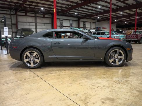Used 2010 Chevrolet Camaro SS RWD image 10