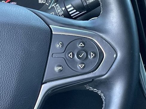 Used 2023 Chevrolet Traverse LT FWD image 14