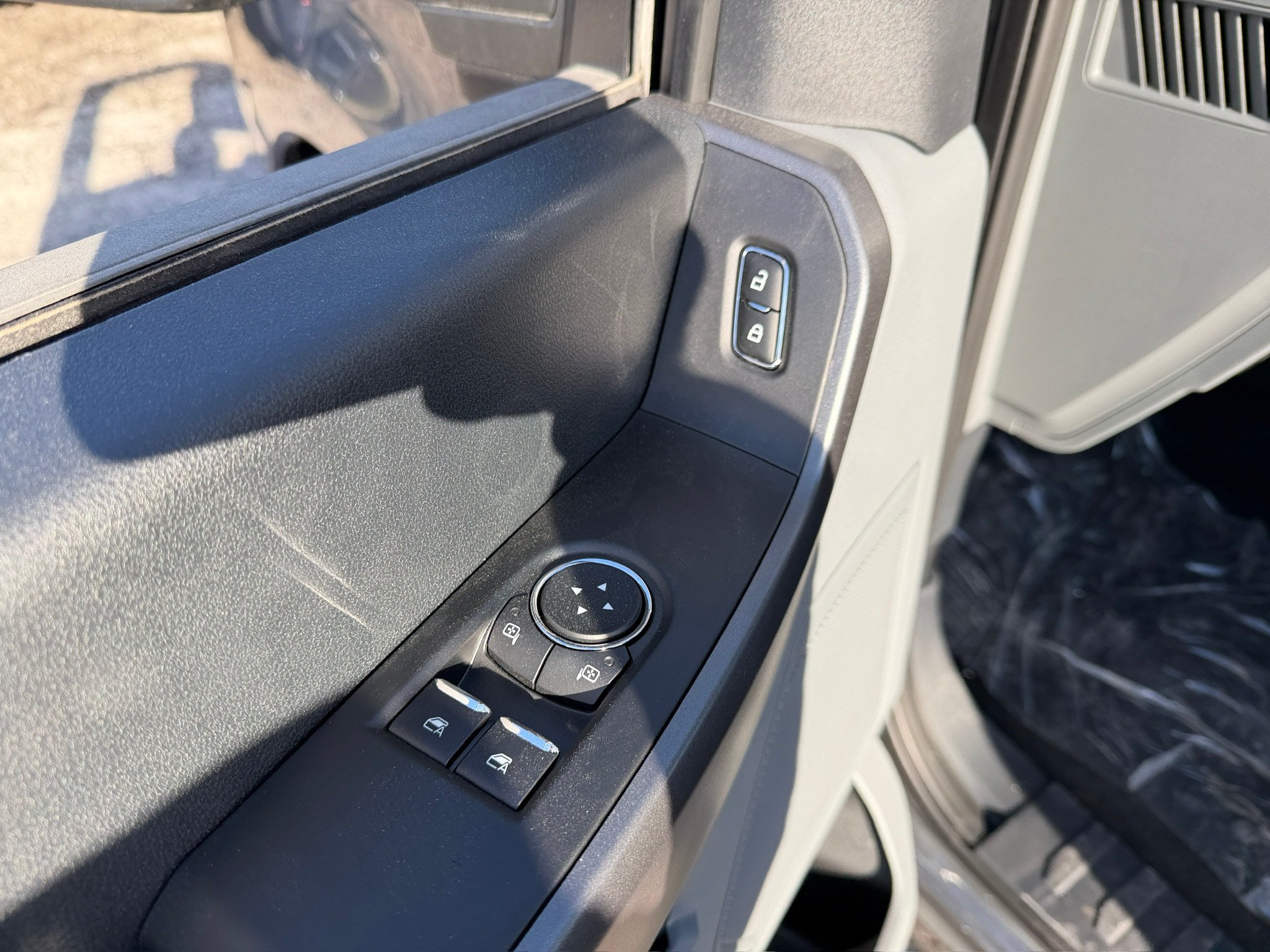New 2025 Ford F350 XL w/ STX Appearance Package AWD/4WD image 10