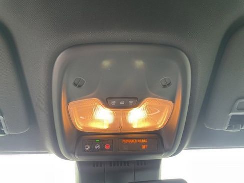 New 2025 GMC Canyon Elevation w/ Convenience Package image 15