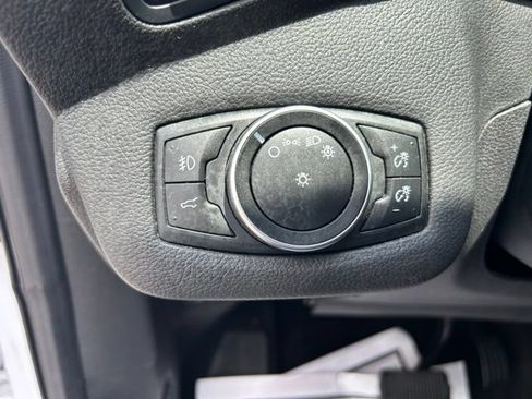 Used 2017 Ford Escape SE w/ Equipment Group 201A AWD/4WD image 17