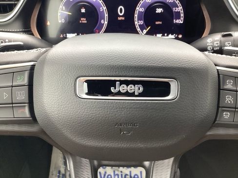 New 2025 Jeep Grand Cherokee L Altitude AWD/4WD image 36