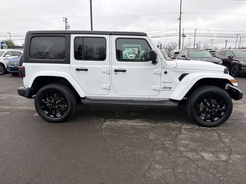 Used 2023 Jeep Wrangler Unlimited Sahara w/ Cold Weather Group AWD/4WD image 7