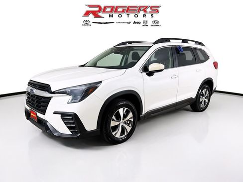 Certified 2025 Subaru Ascent Premium AWD/4WD image 3