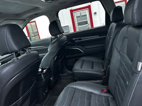 Used 2024 Kia Telluride SX Prestige AWD/4WD image 11