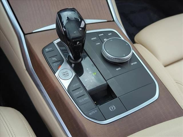 Used 2020 BMW 330i Sedan w/ Convenience Package RWD image 13