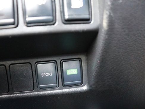 Used 2020 Nissan Rogue SV FWD image 26