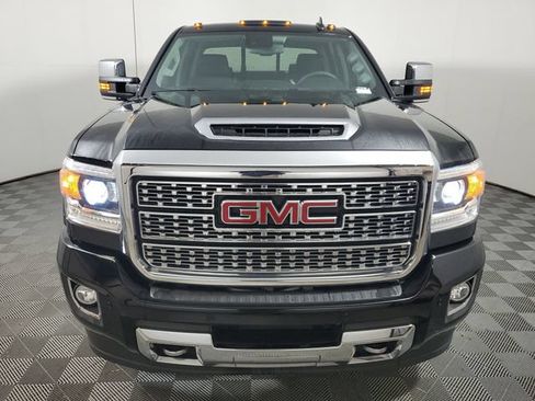 Used 2018 GMC Sierra 2500 Denali w/ Duramax Plus Package AWD/4WD image 2