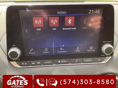 Used 2025 Nissan Sentra SV FWD image 3