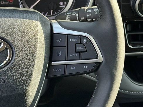 New 2026 Toyota Highlander XLE AWD/4WD image 15