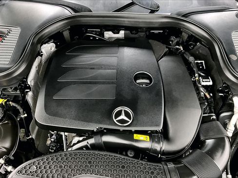 Certified 2021 Mercedes-Benz GLC 300 4MATIC image 31
