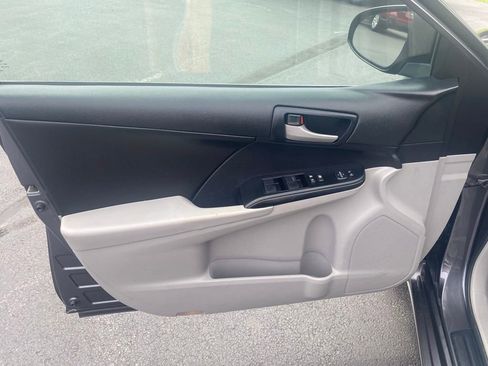 Used 2014 Toyota Camry LE FWD image 9