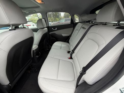 Used 2023 Hyundai Kona Limited AWD/4WD image 5