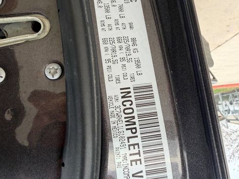 Used 2020 RAM 5500 Tradesman w/ Safety Group image 25