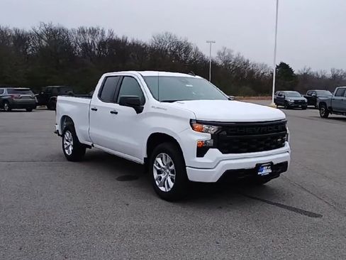 New 2026 Chevrolet Silverado 1500 Custom image 2