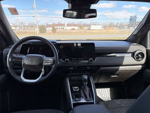 Used 2023 Chevrolet Colorado Z71 w/ Z71 Convenience Package 2 image 12