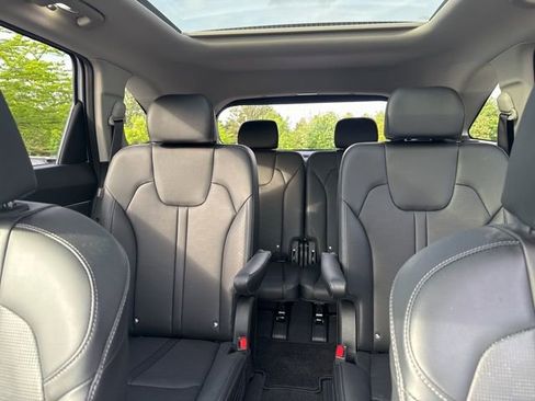 Certified 2025 Kia Sorento SX AWD/4WD image 11