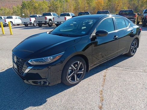 Used 2025 Nissan Sentra SV image 3