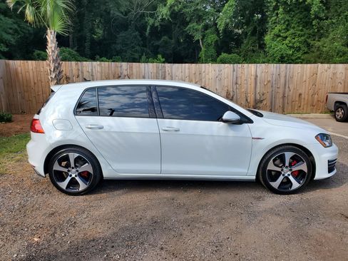 Used 2017 Volkswagen GTI S FWD image 10