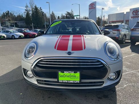 Used 2019 MINI Cooper Clubman Iconic w/ Premium Package image 2