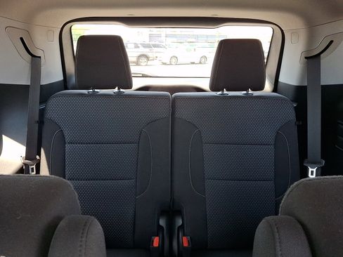 Used 2023 GMC Acadia SLE w/ Driver Convenience Package FWD image 14