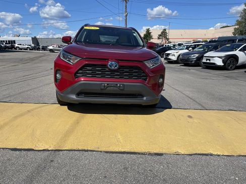 Used 2020 Toyota RAV4 XLE w/ Convenience Package AWD/4WD image 5