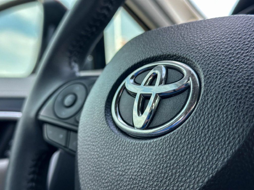 Used 2024 Toyota RAV4 Limited AWD/4WD image 31