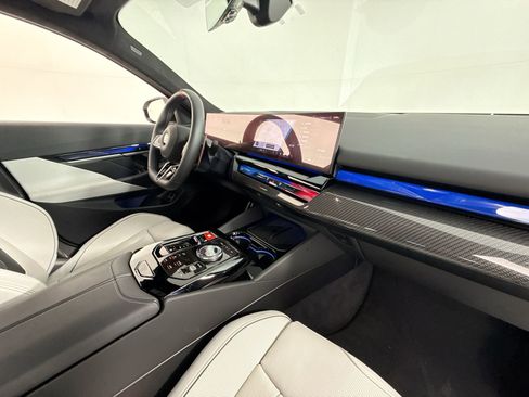 Used 2025 BMW M5 w/ Carbon Package AWD/4WD image 26