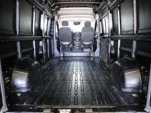 Used 2025 RAM ProMaster 2500 FWD image 21