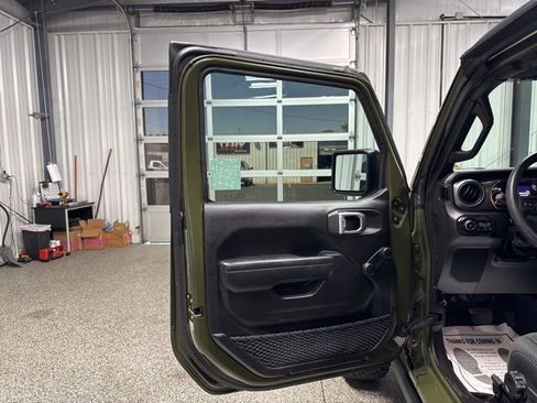 Used 2022 Jeep Wrangler Sport AWD/4WD image 7