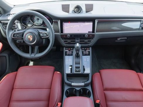 Used 2025 Porsche Macan S AWD/4WD image 22