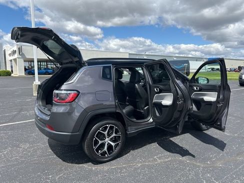Used 2024 Jeep Compass Limited AWD/4WD image 24