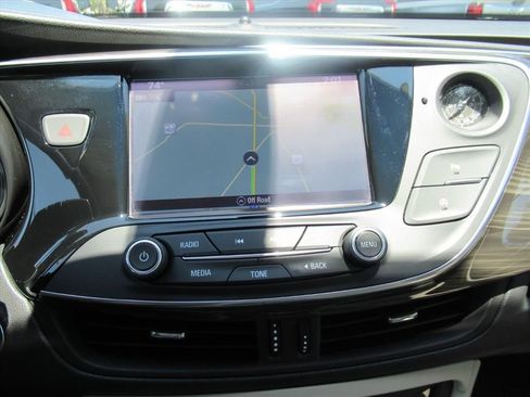 Used 2019 Buick Envision Essence FWD image 25