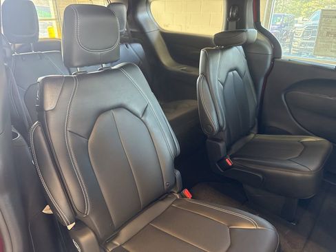 New 2026 Chrysler Pacifica Select image 56