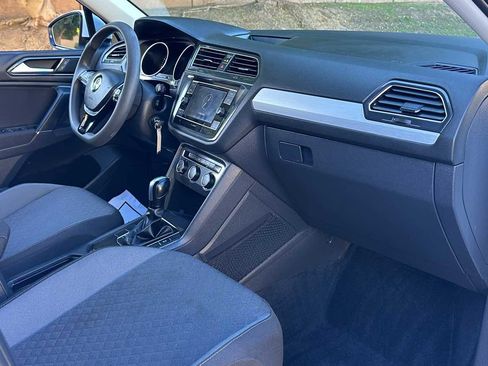 Used 2018 Volkswagen Tiguan S image 24