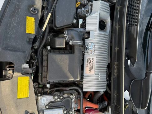 Used 2012 Toyota Prius V Three FWD image 32