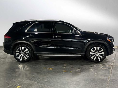 Used 2025 Mercedes-Benz GLE 350 4MATIC image 2