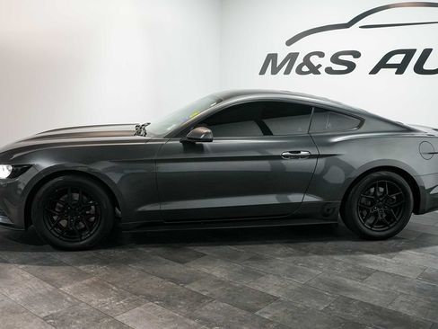 Used 2016 Ford Mustang Coupe RWD image 3