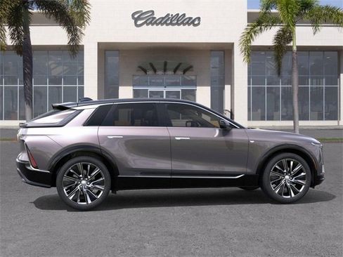 New 2026 Cadillac Lyriq Signature Luxury image 5