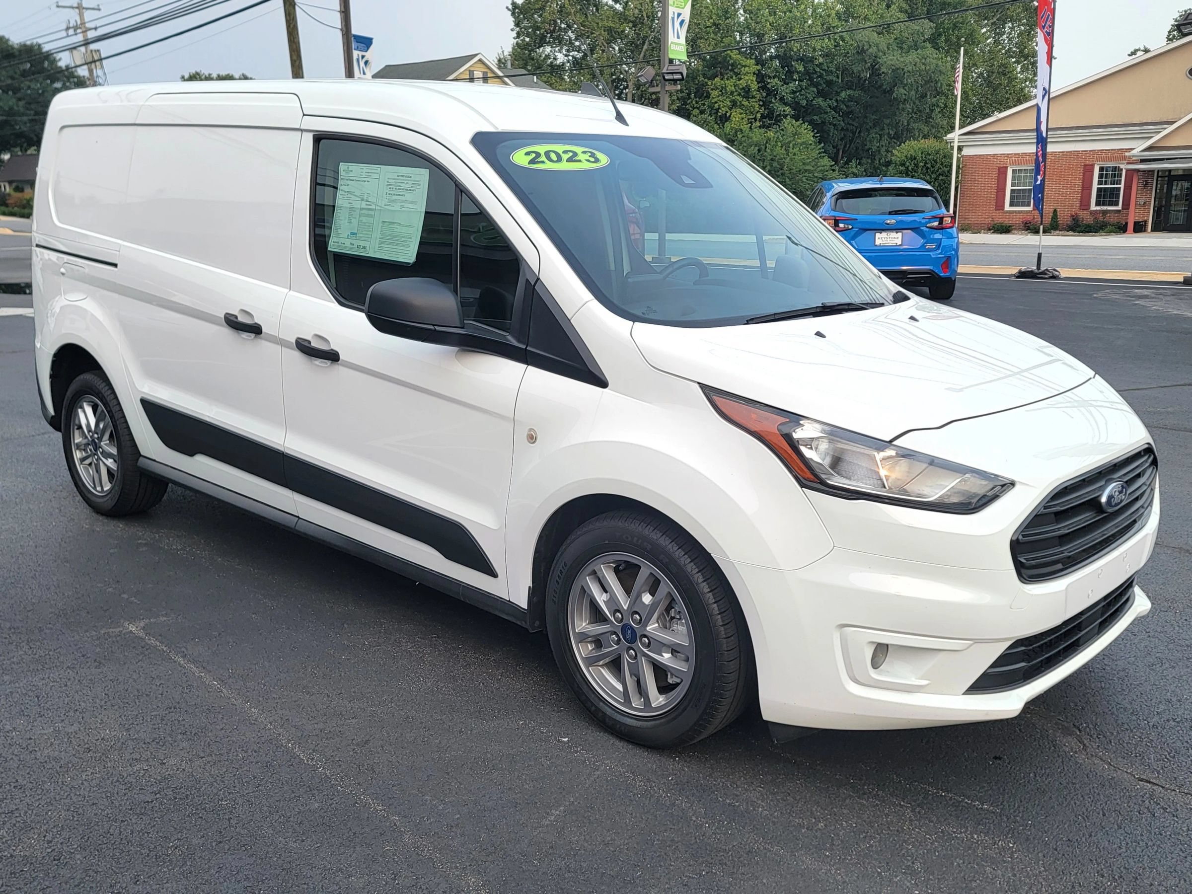Used 2023 Ford Transit Connect XLT FWD image 3