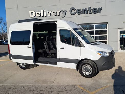 Used 2024 Mercedes-Benz Sprinter 2500 image 5