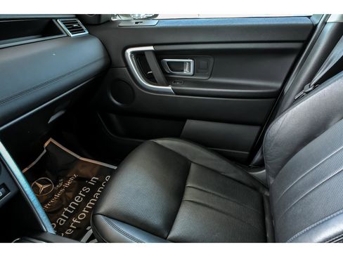 Used 2019 Land Rover Discovery Sport SE AWD/4WD image 23