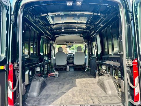 Used 2018 Ford Transit 250 148 Medium Roof RWD image 25