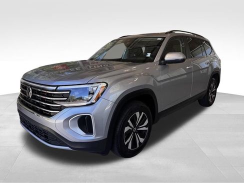 Used 2024 Volkswagen Atlas SE AWD/4WD image 3